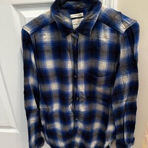 American Eagle Outfitters Blue and white plaid flannel Shirt. Size Small
